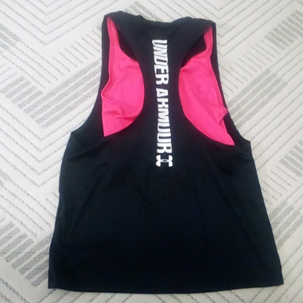 Under armour tank top size youth medium